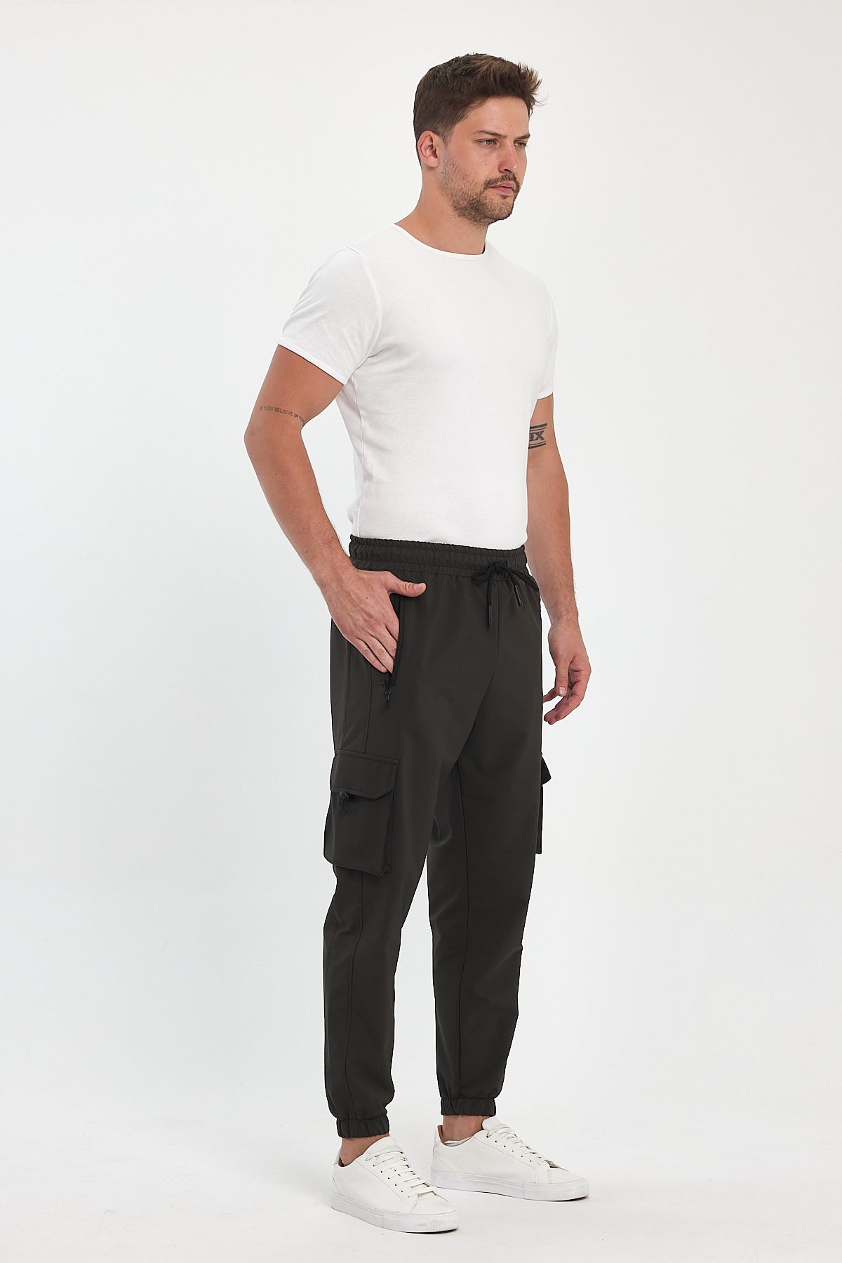 Jogger Pants with Zipper Pocket 002402