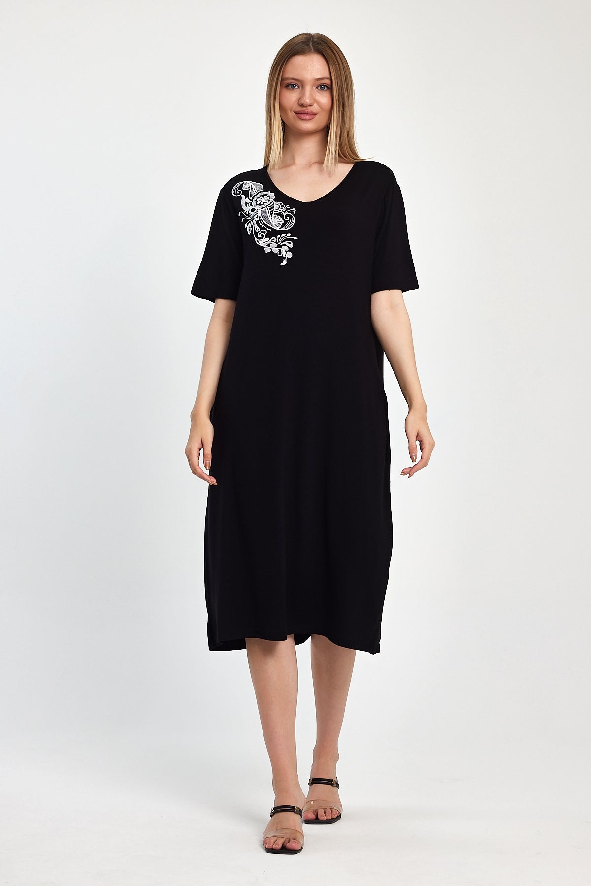 Women's Right Chest Embroidered Combed Cotton Dress 1040