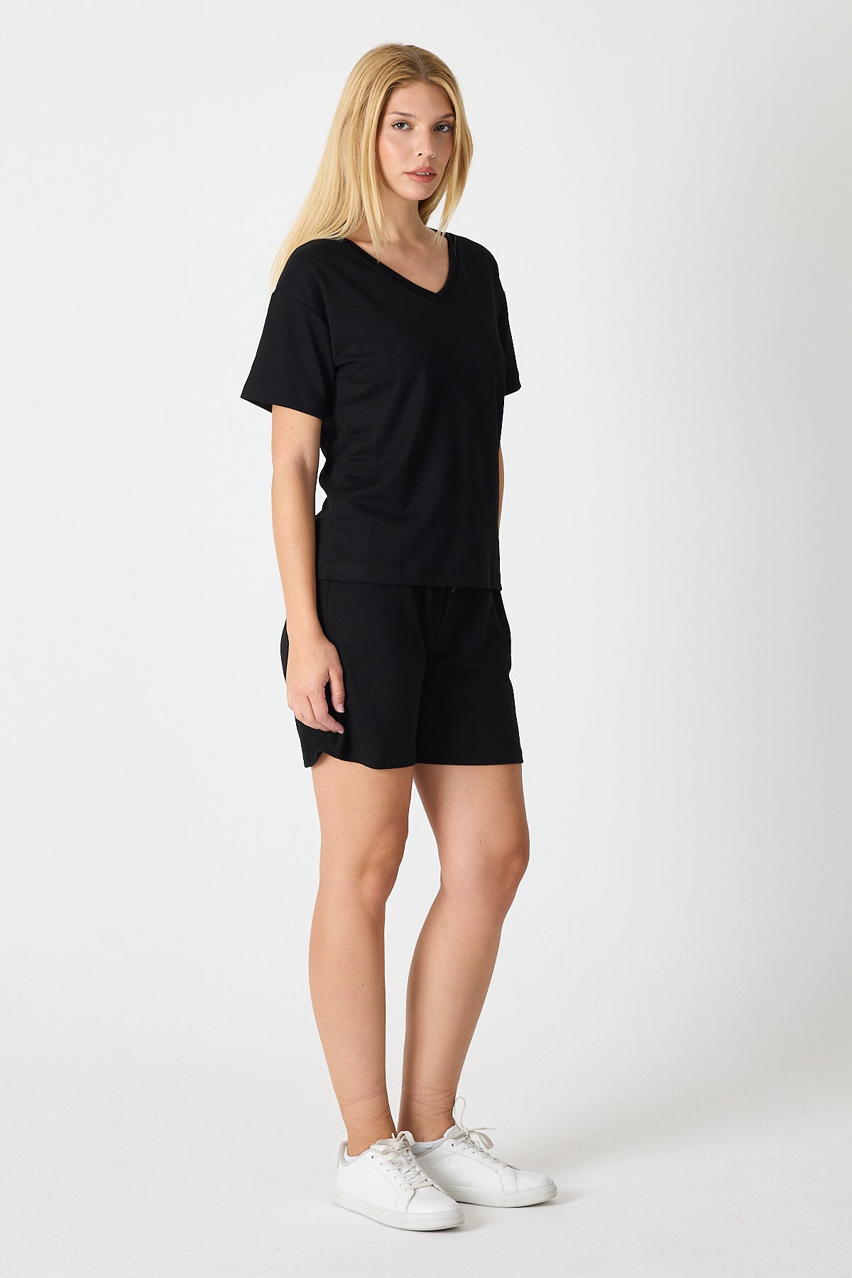 Kadın V Yaka Kısa Kol Şort Takım 2996