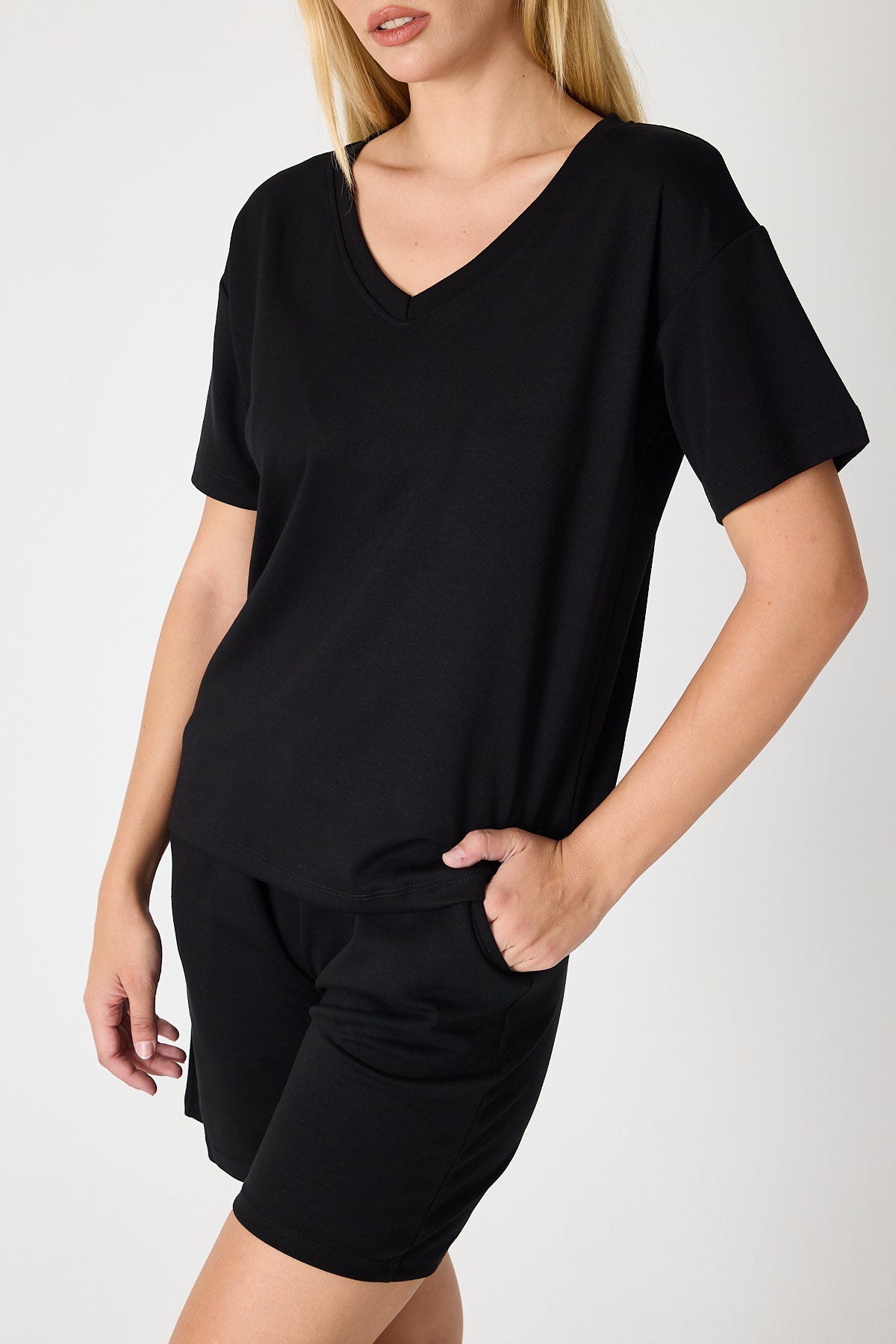 Kadın V Yaka Kısa Kol Şort Takım 2996