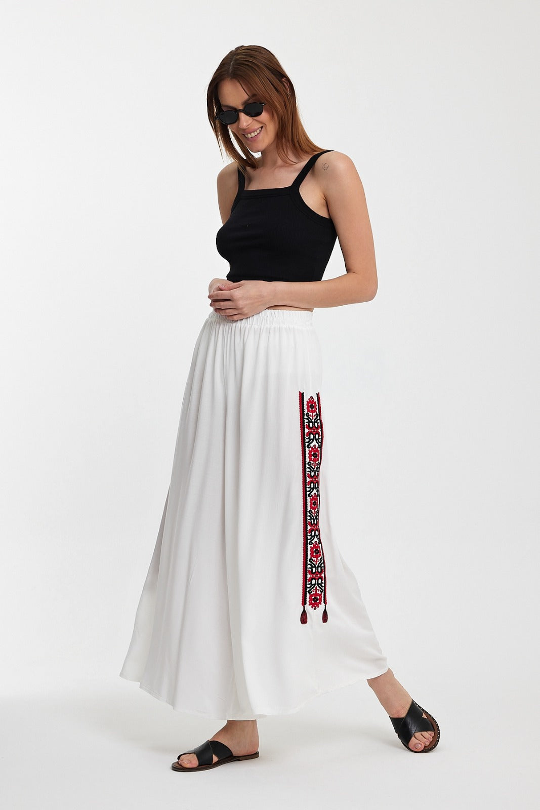 Embroidered Women's Pants 907