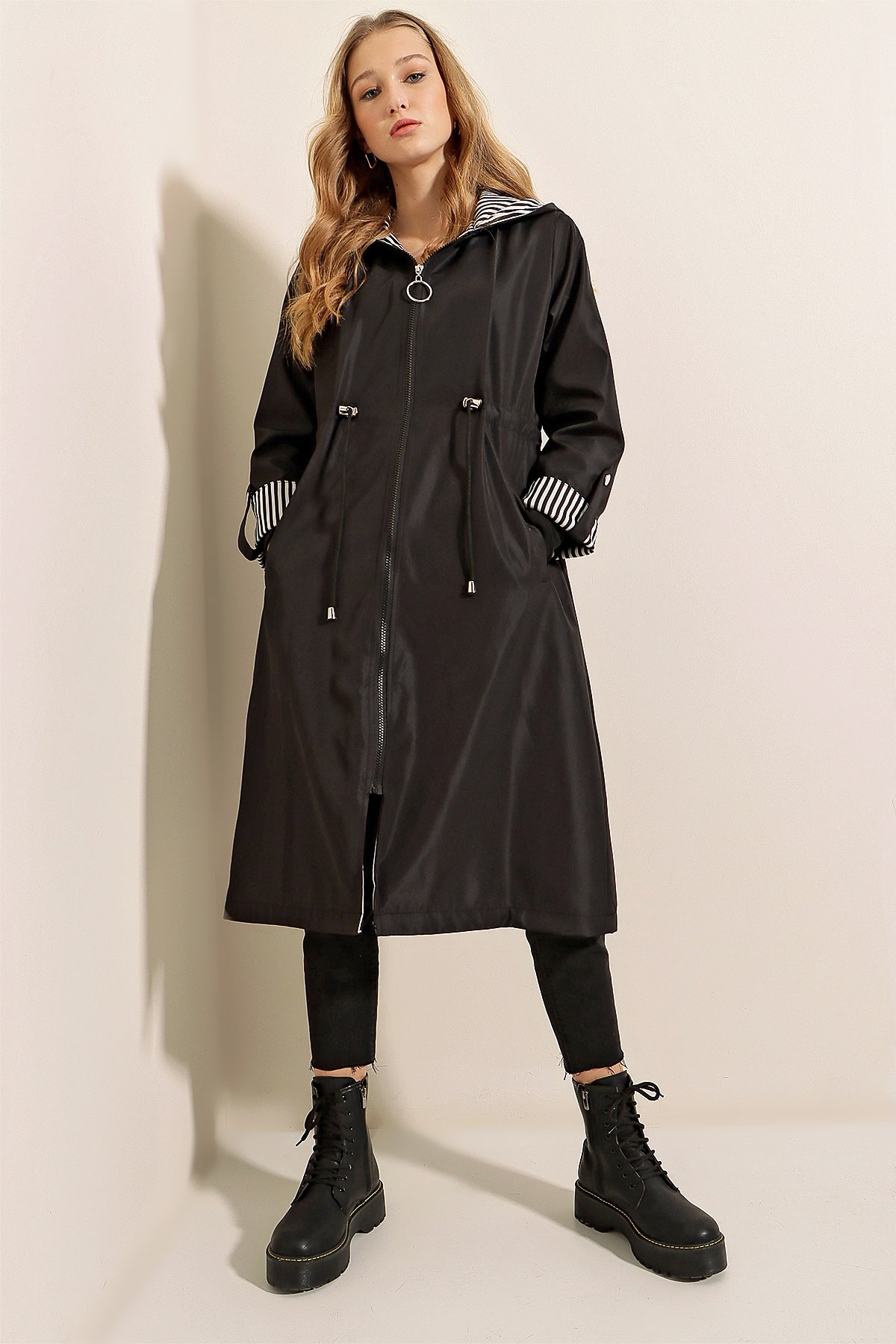 Rodi Kadın Leopar Kol Katlamalı Trenchcoat DS22YB119091