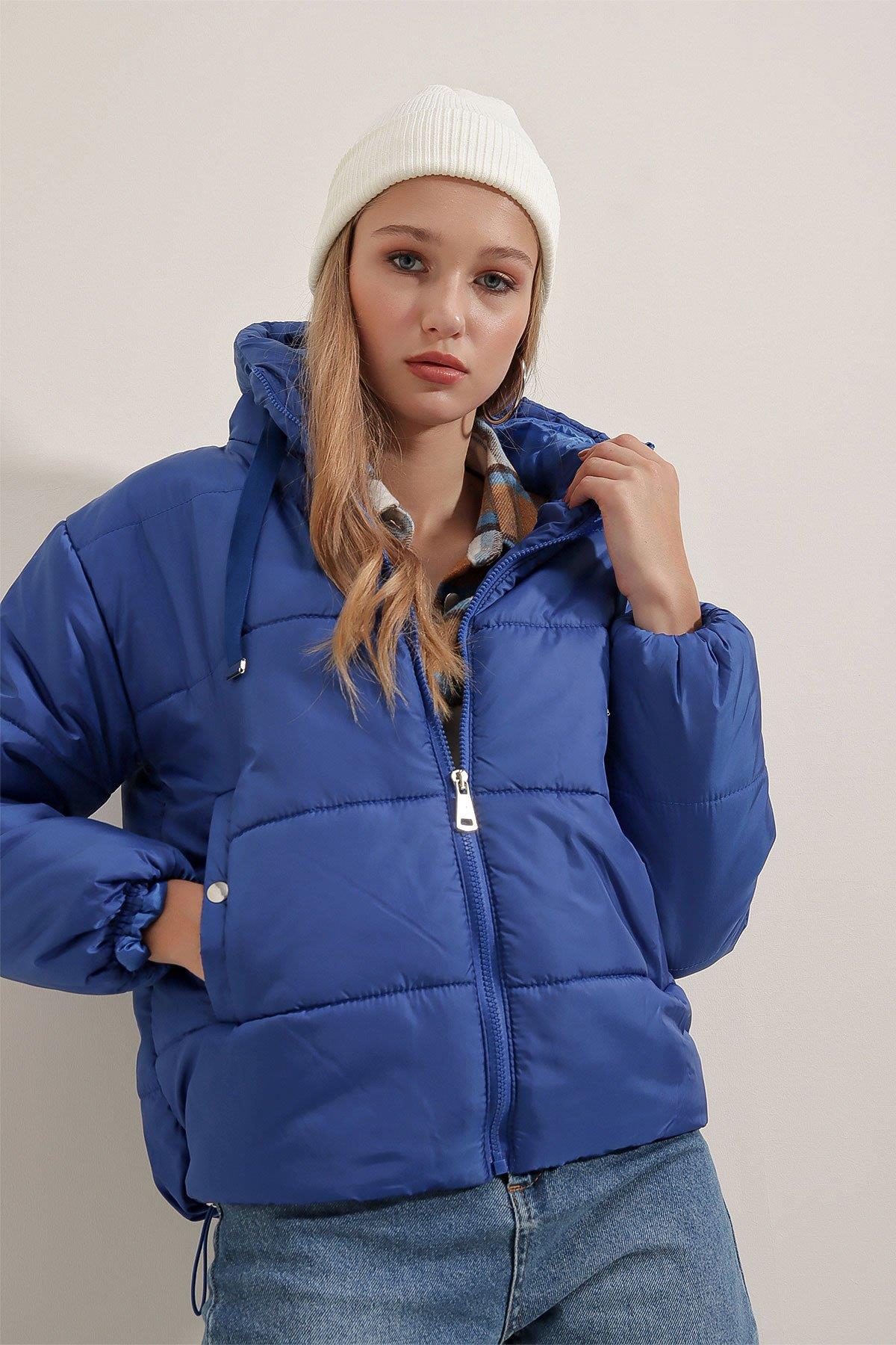 Rodi Women's Puffer Jacket Short Hooded DS22KB025117