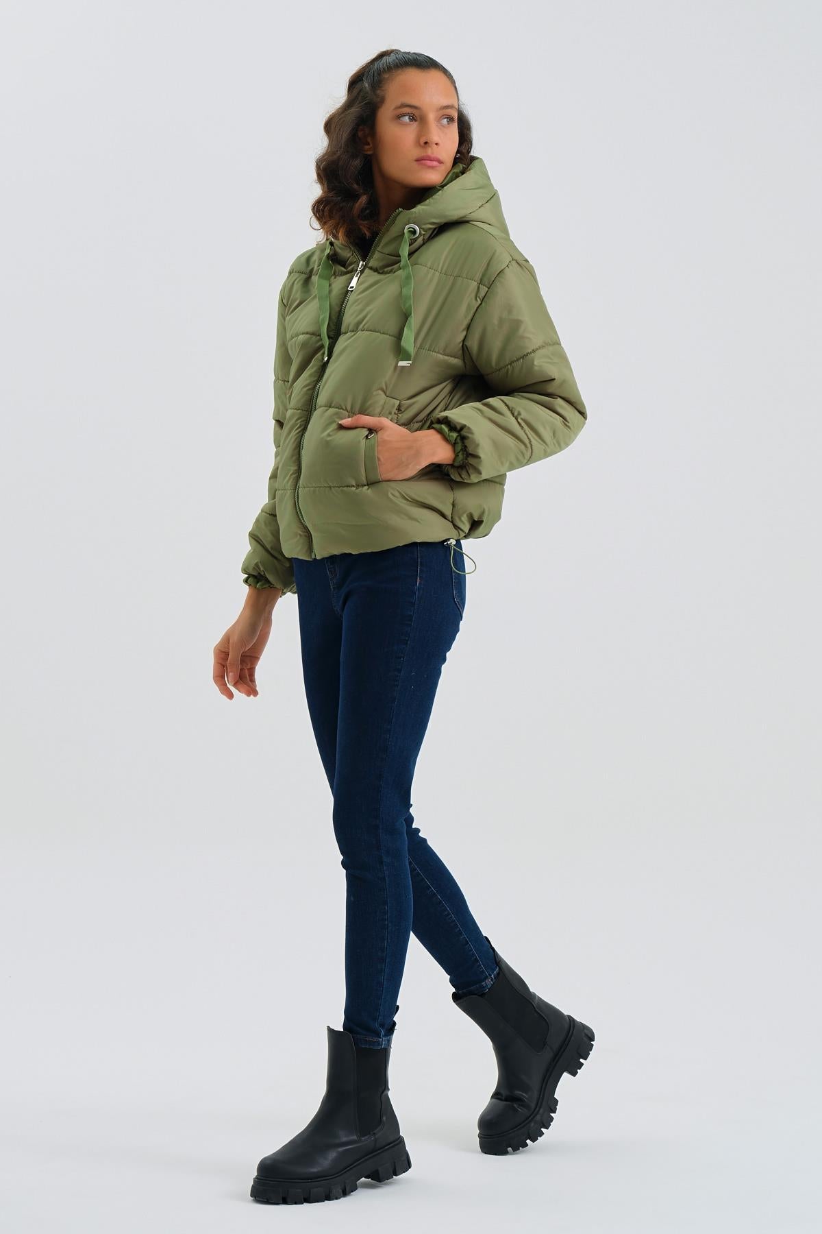 Rodi Women's Puffer Jacket Short Hooded DS22KB025117