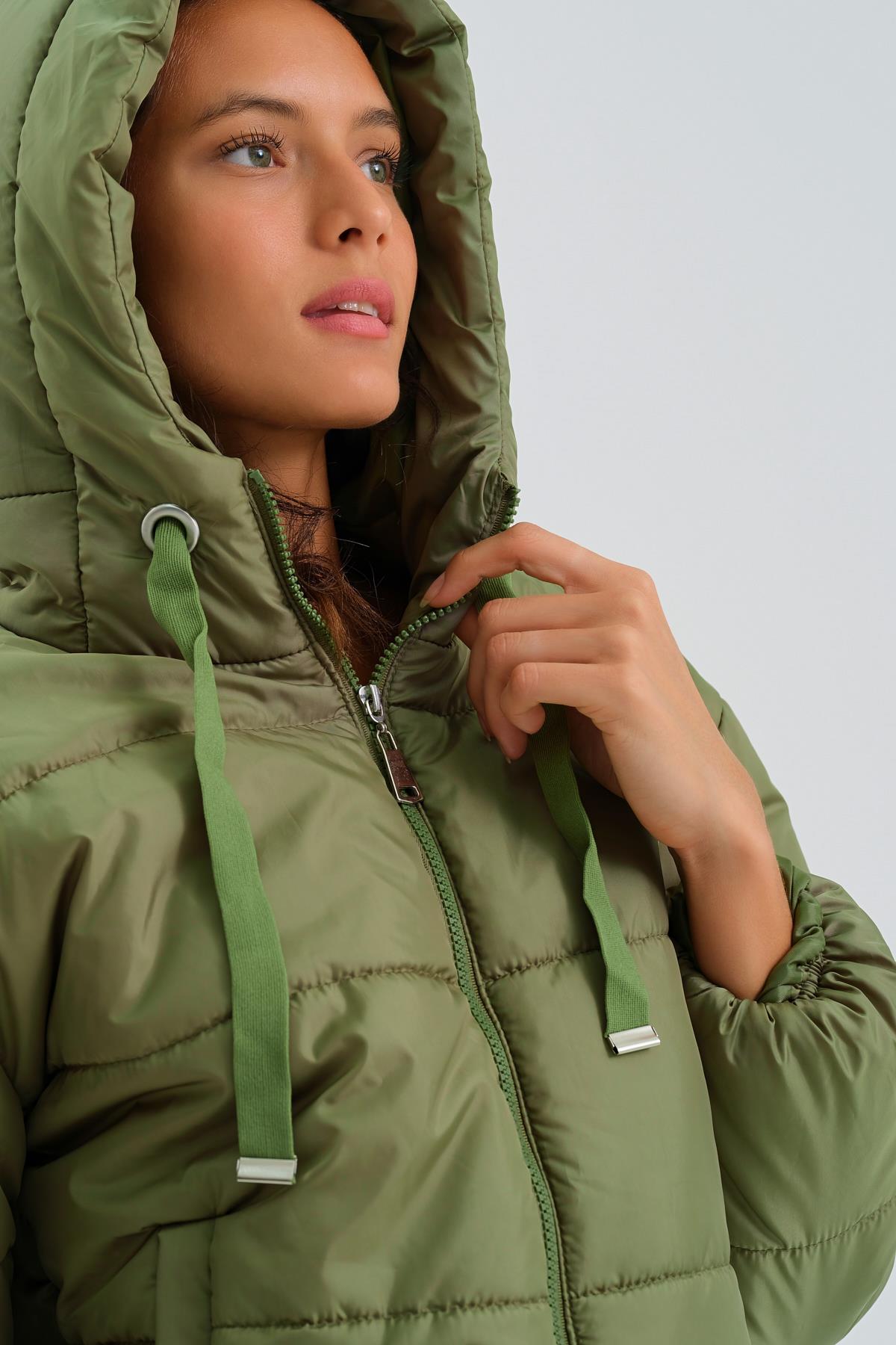Rodi Women's Puffer Jacket Short Hooded DS22KB025117