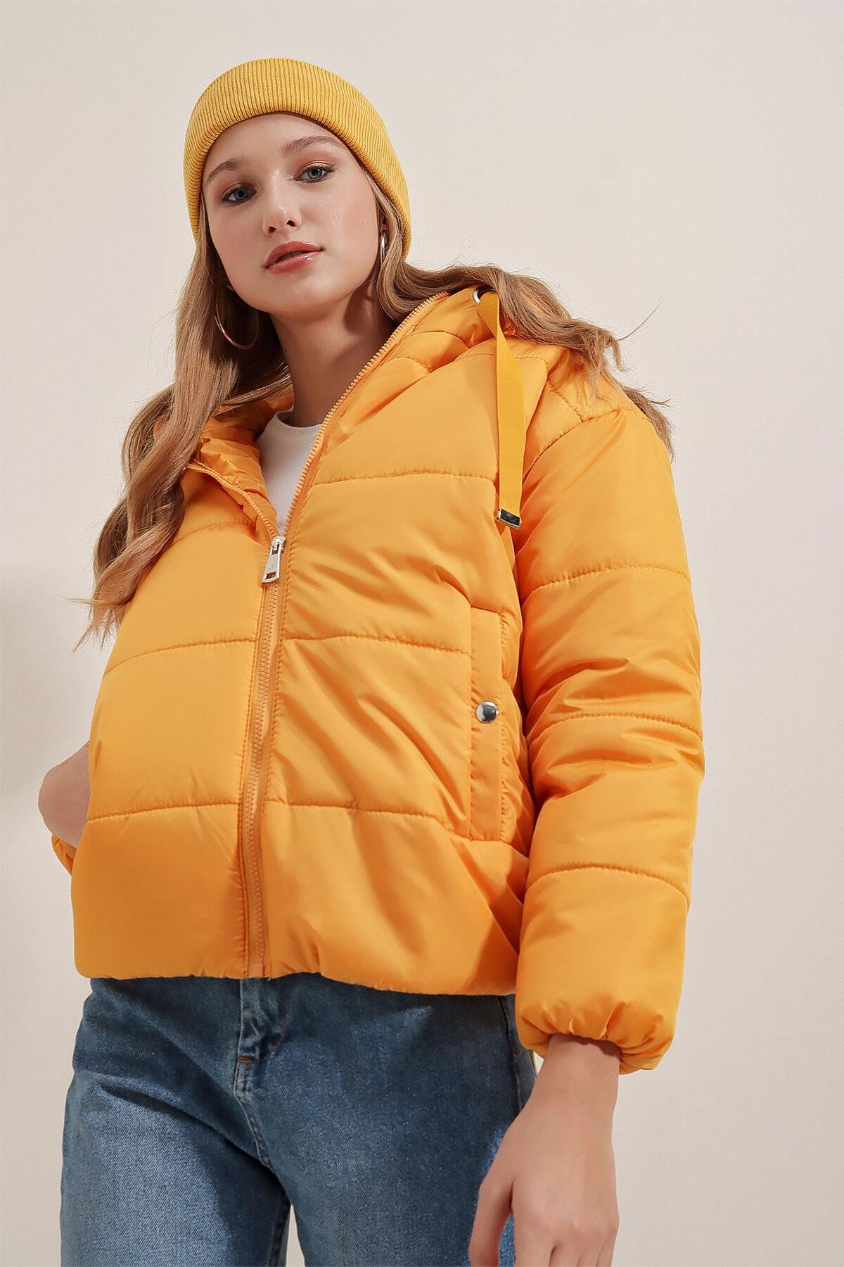 Rodi Women's Puffer Jacket Short Hooded DS22KB025117