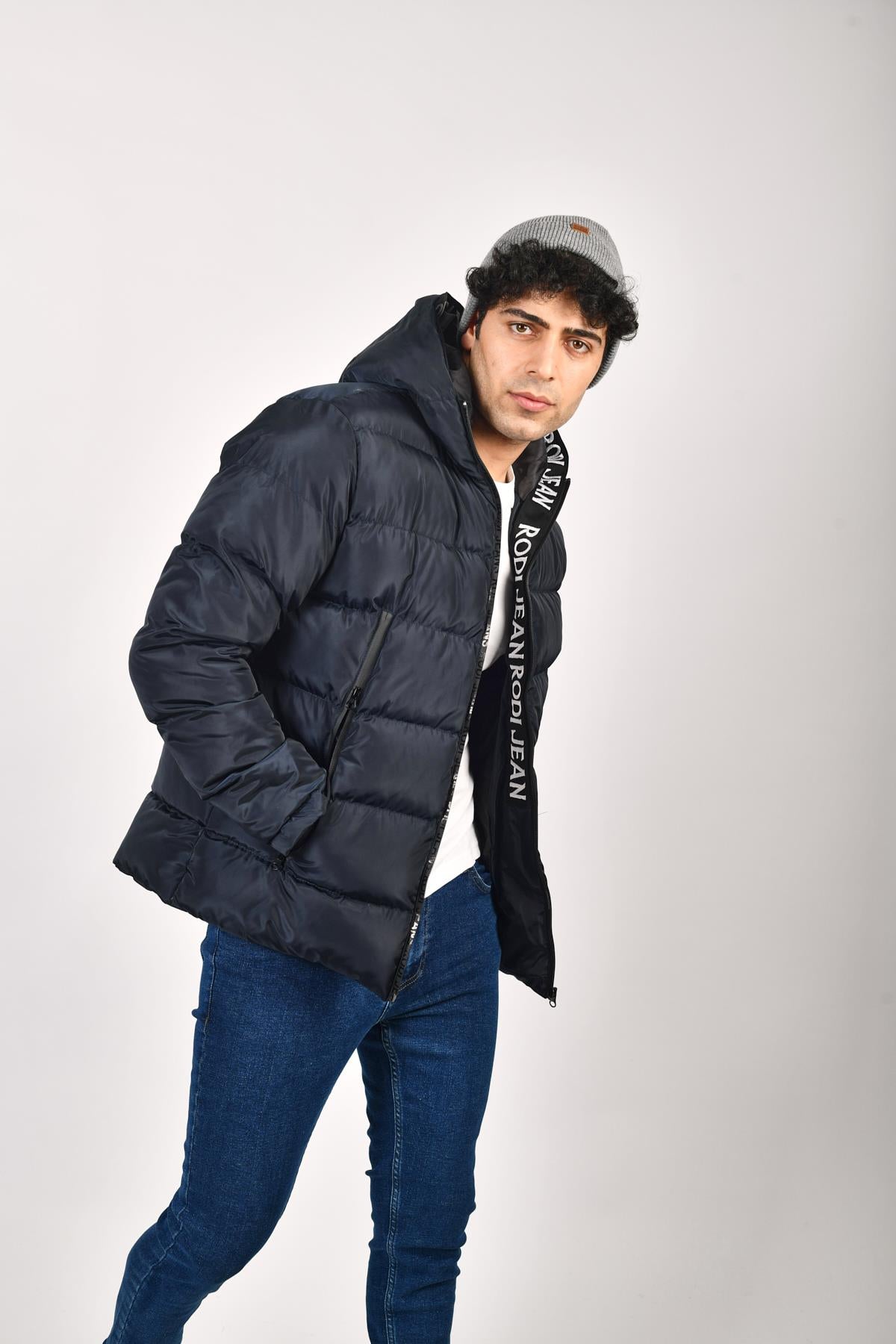 Rodi Hooded Pocket Zipper Detailed Short Puffer Coat RD23KE234910