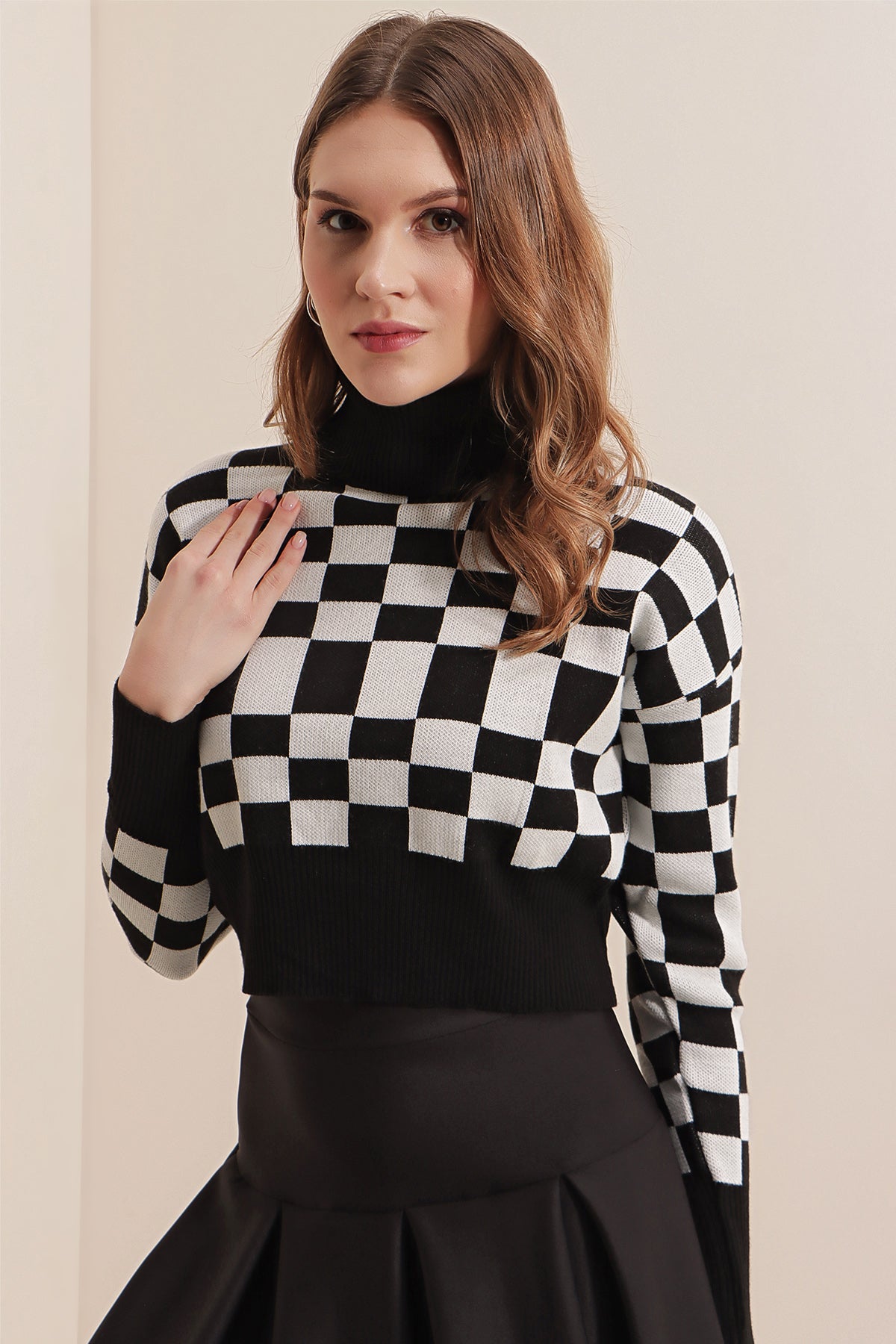 Rodi Square Turtleneck Crop Sweater RD24KB010091