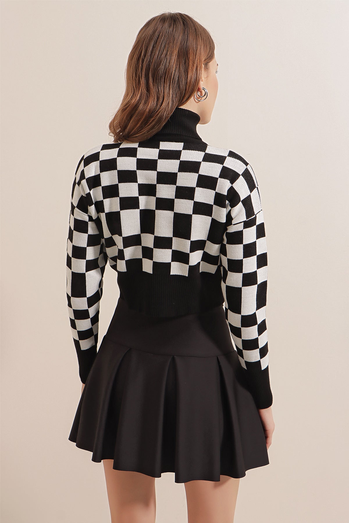 Rodi Square Turtleneck Crop Sweater RD24KB010091