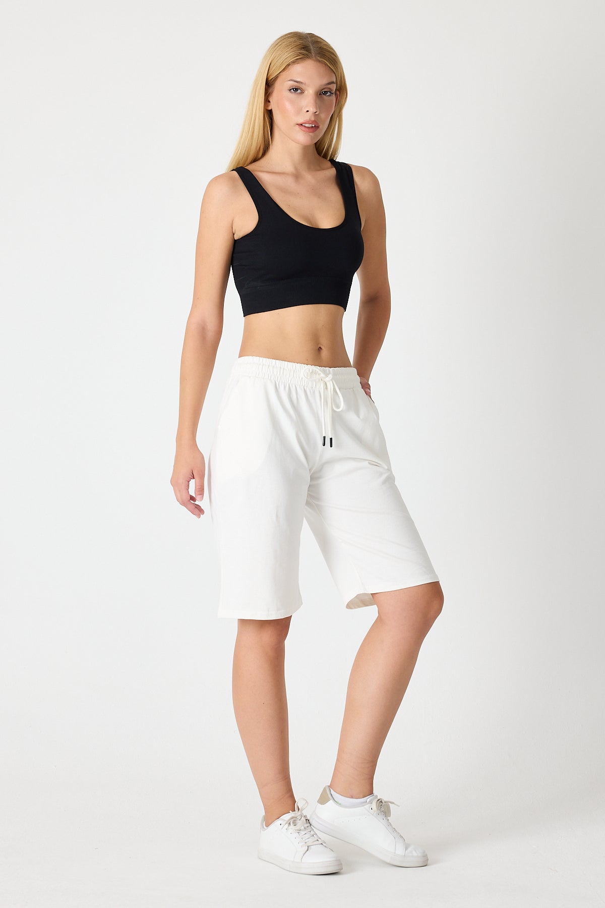 Kadın Yan Cepli Şort 2999